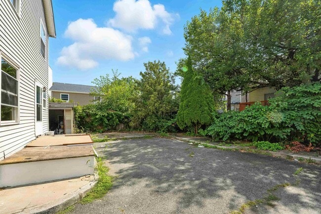 Building Photo - 338-340-340 Halladay St