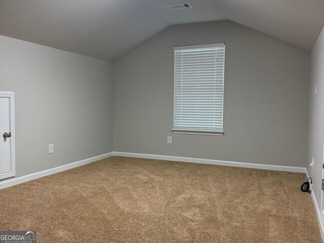 Building Photo - 125 Leland Ln