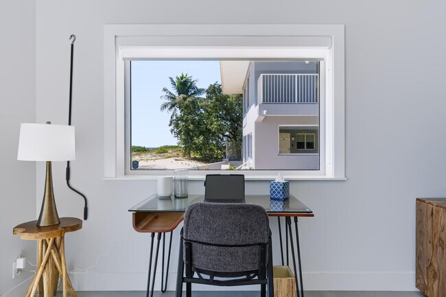 Building Photo - 604 N Ocean Blvd