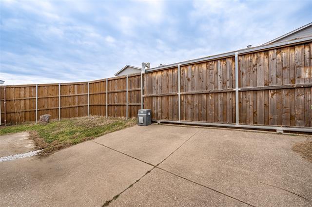 Building Photo - 3141 Riverside Dr