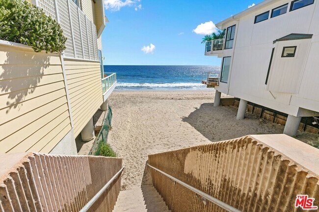 Building Photo - 25157 Malibu Rd
