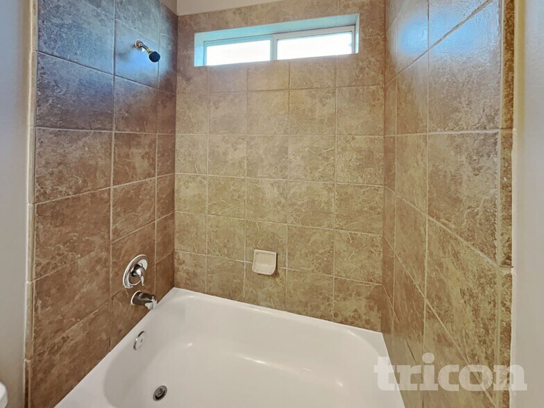 Building Photo - 16207 Augusta Oaks Court