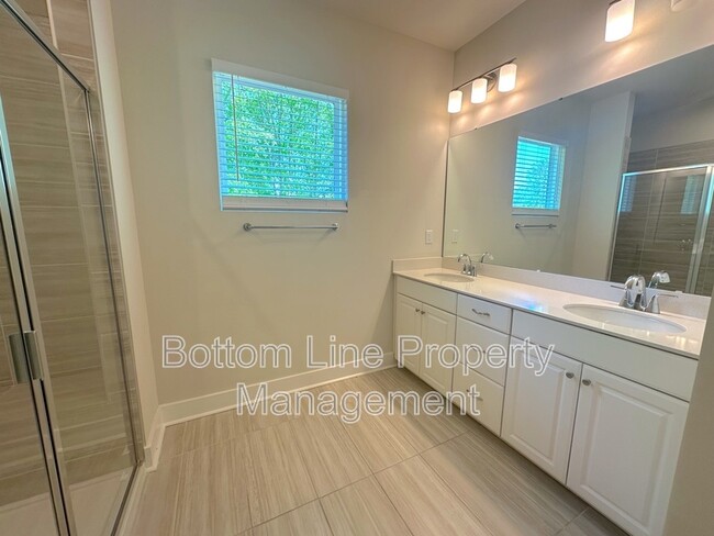 Building Photo - 9542 Munsing Dr