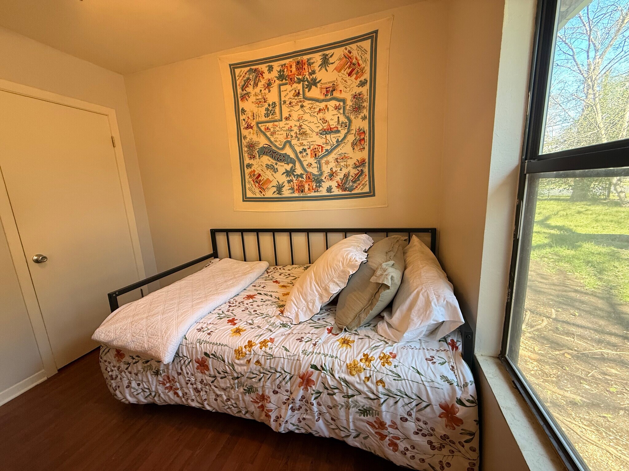 Bedroom 3 (Trundle bed) - 3202 Locke Ln