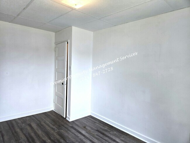 Building Photo - 415 N Main St