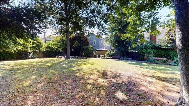 Building Photo - 411 Dinwiddie St