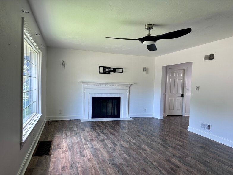 Building Photo - 1425 Ford Ave