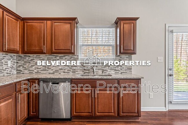 Building Photo - 116 Summerland Dr