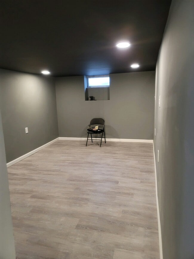 Building Photo - 207 Ridgewood Dr