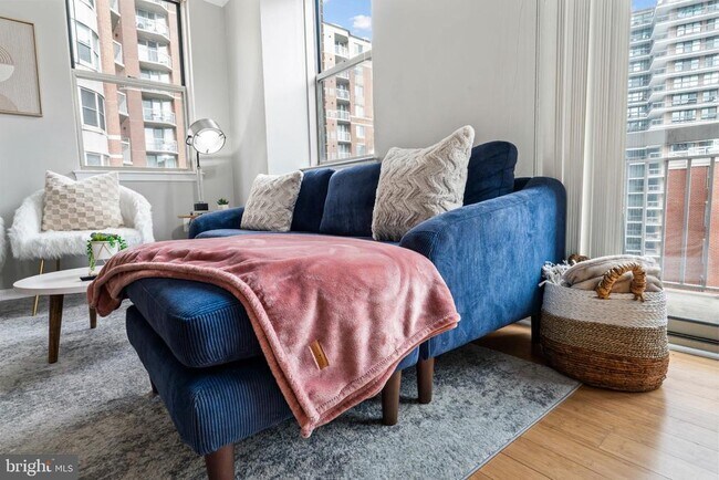 Building Photo - 3835 9th St N