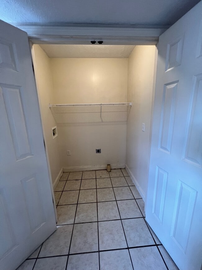 Building Photo - 24 Jade Ct