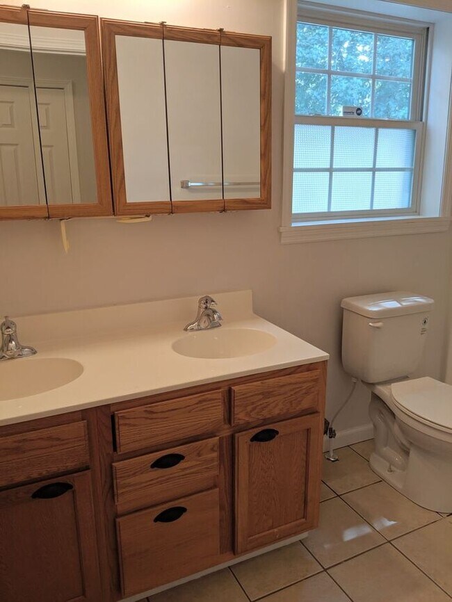 Building Photo - Rental-Beautiful West Asheville Home! **AL...