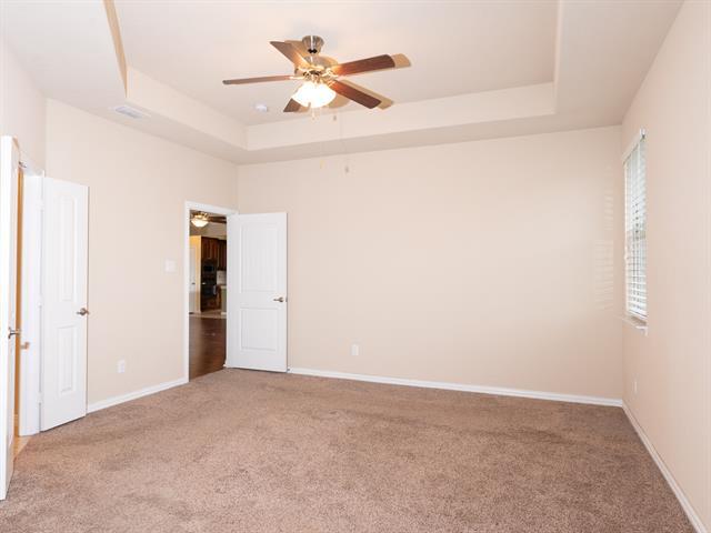 Building Photo - 2943 Ladoga Dr