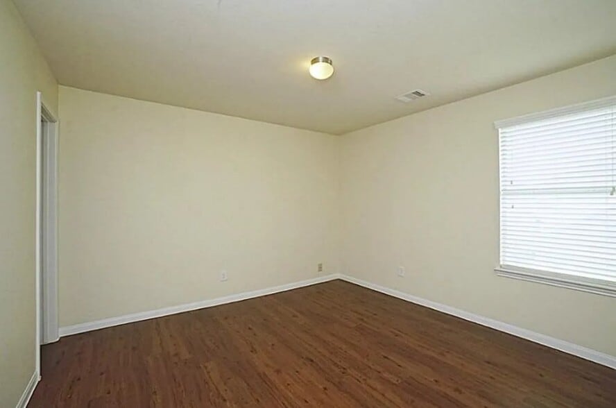 Building Photo - 882 Sun Prairie Dr