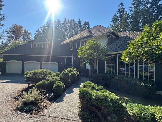Building Photo - 4 Bedroom 3 Bath Spacious Home in Bellevue
