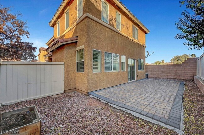 Building Photo - 514 Eresma St