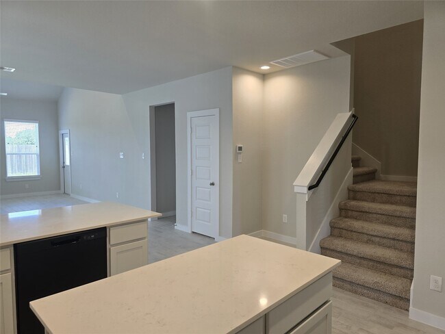 Building Photo - 333 Spruce Oak Ln