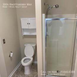 Building Photo - 3004 Knottsberry Way