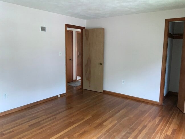 Building Photo - 51 Overlook Rd