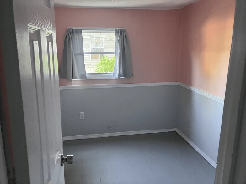 Building Photo - 5221 Statler Ave