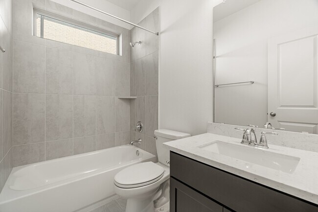 Building Photo - 2610 Glacier Pt Dr