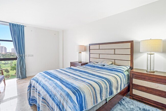 Building Photo - 20335 W Country Club Dr