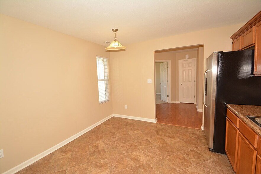 Building Photo - 5544 Wild Horse Dr