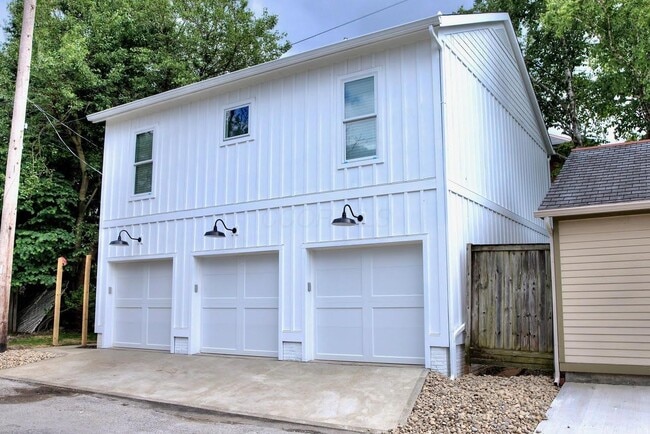 Building Photo - 76 W Starr Ave