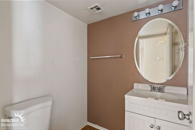 Building Photo - Beautiful 3Bdm 3Ba Home with Loft in Prime Surprise!