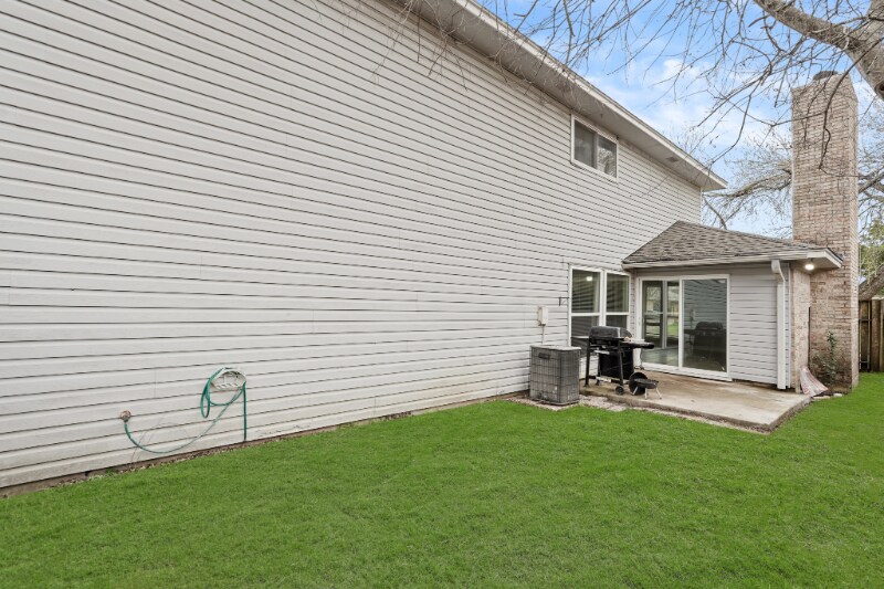 Building Photo - 10814 Sugar Hill Dr
