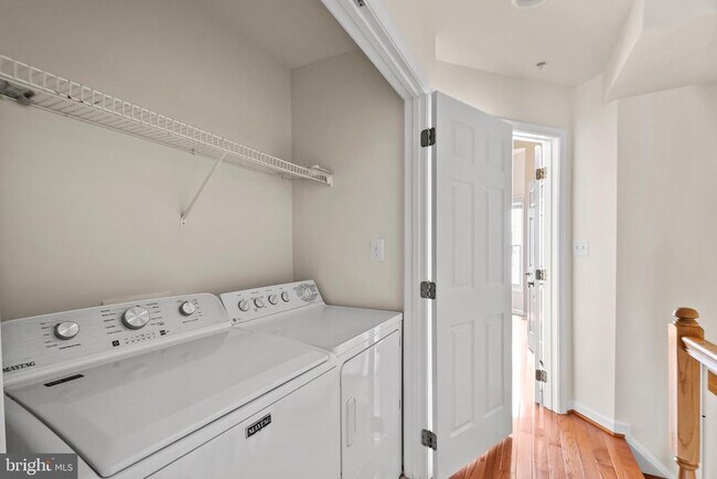 Building Photo - 8831 Ashgrove House Ln