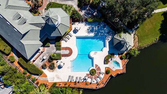 Building Photo - 500 Sandiron Cir