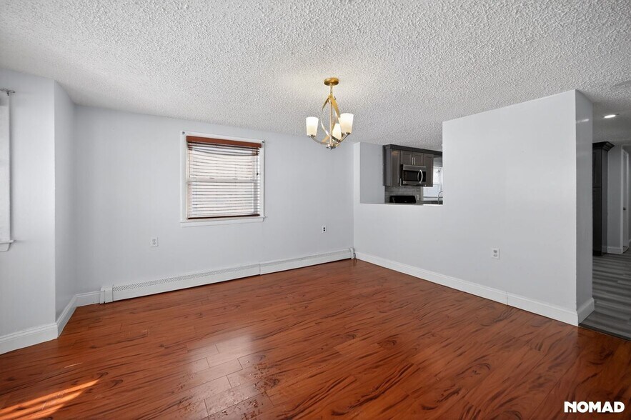 Building Photo - 36 Beach St