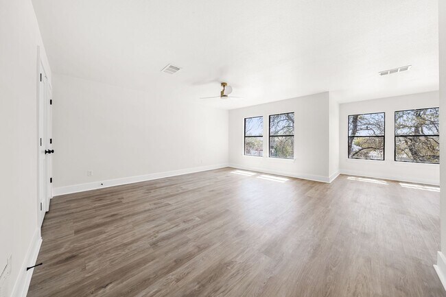 Building Photo - Stunning 3/BR, 2/BA Modern Rental Home – A...