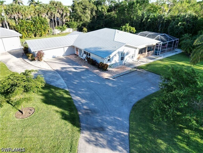 Building Photo - 2950 Coach House Ln