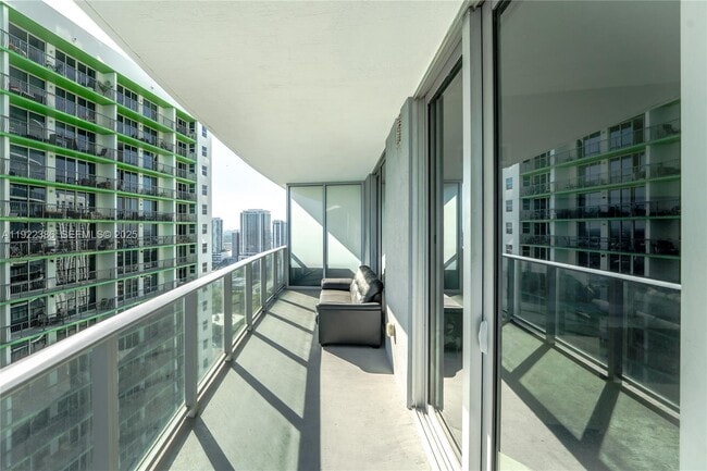 Building Photo - 488 NE 18th St