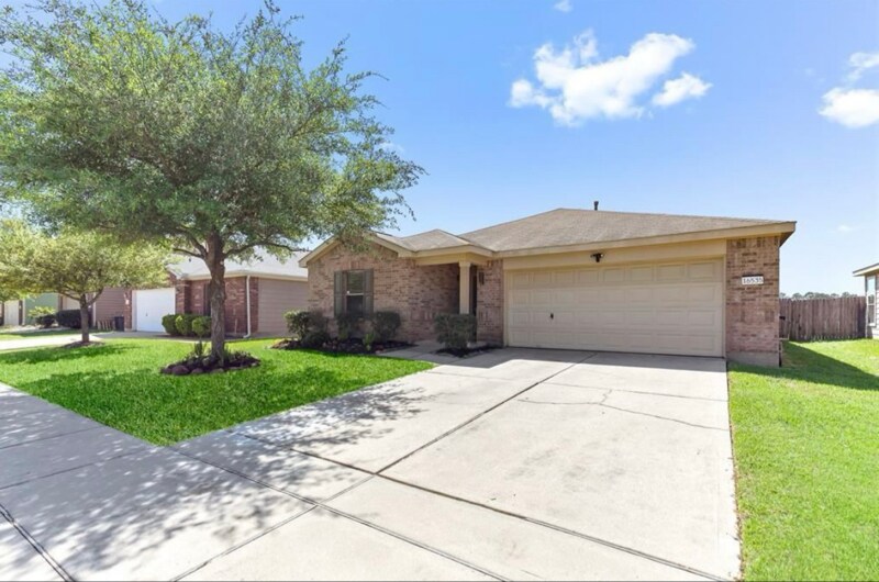 Building Photo - 16535 Burnell Oaks Ln