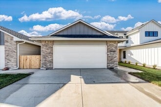 Building Photo - Fox Creek- Maxwell Plan