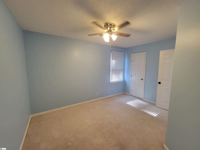 Building Photo - 503 Hillandale Rd