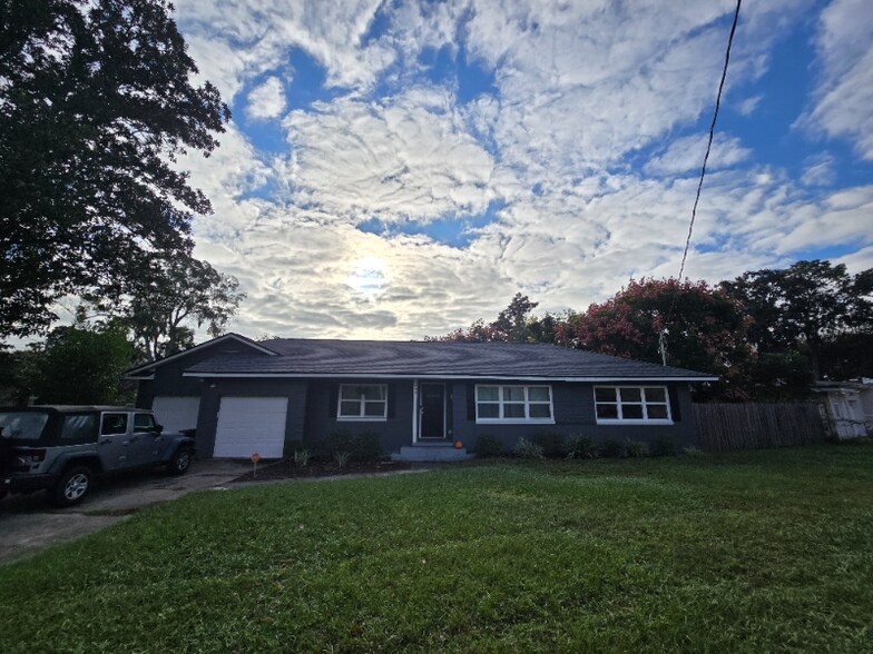 Primary Photo - 933 Arlingwood Ave