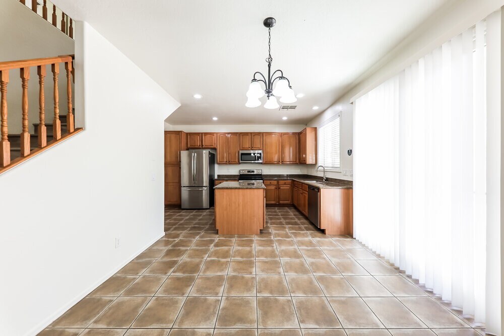 Building Photo - 16041 N 171st Dr
