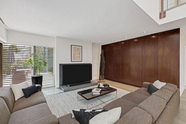 Building Photo - 27 Driftwood St