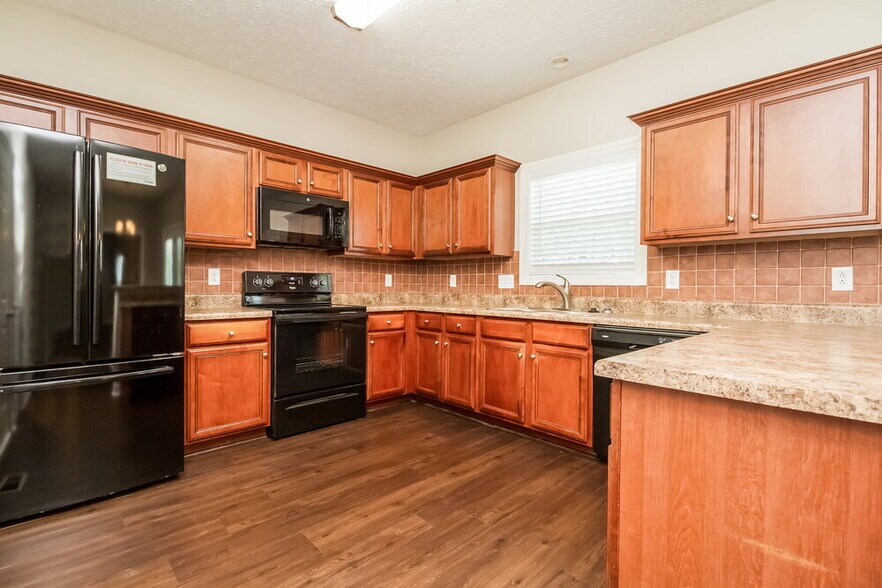 Building Photo - 1733 Kinsale Ave