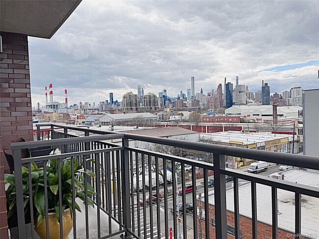 Building Photo - 12-15-15 Broadway