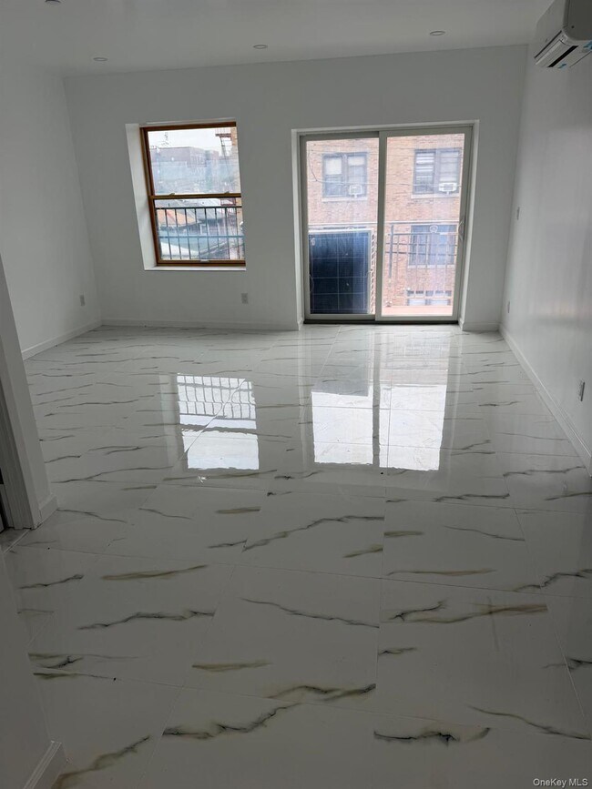 Building Photo - 86-05 Britton Ave