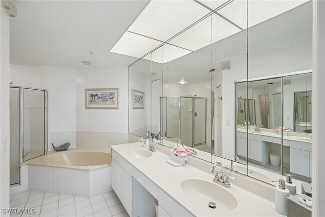 Building Photo - 260 Barefoot Beach Blvd
