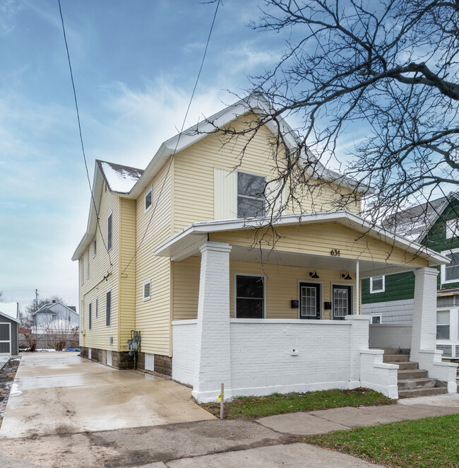 Building Photo - 631 3rd St NW