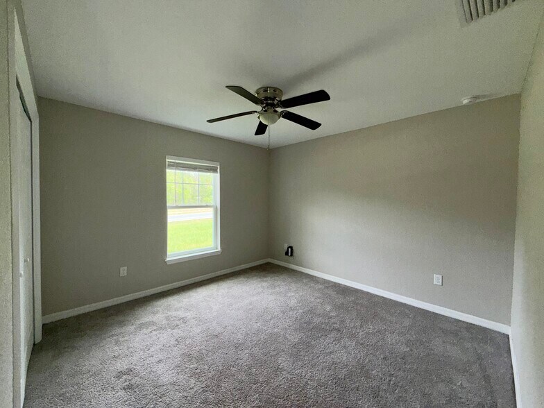 Building Photo - 853 Marion Oaks Mnr