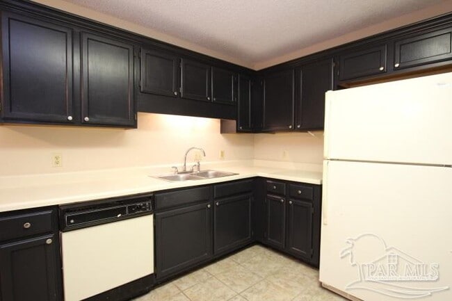 Building Photo - 1407 Sterling Point Dr