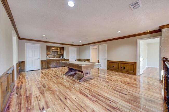 Building Photo - 1030 Crossroads Dr
